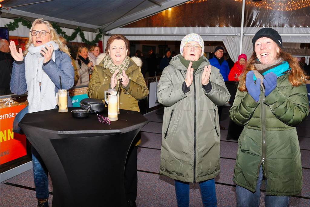 Impressionen vom Winterzauber auf dem Marktplatz in Dorsten mit WirSing