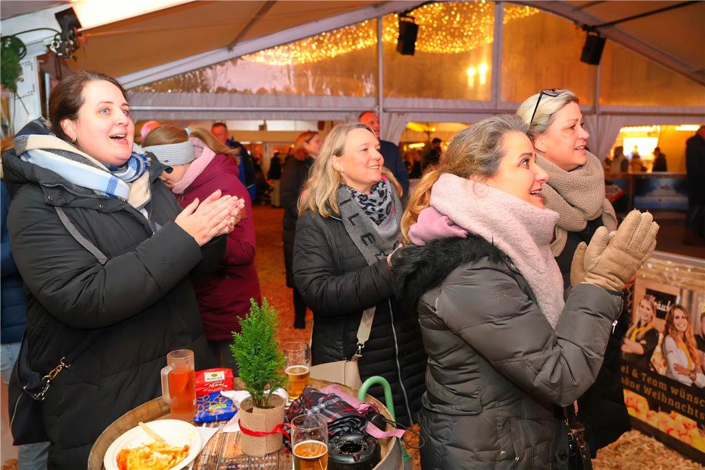Impressionen vom Winterzauber auf dem Marktplatz in Dorsten mit WirSing