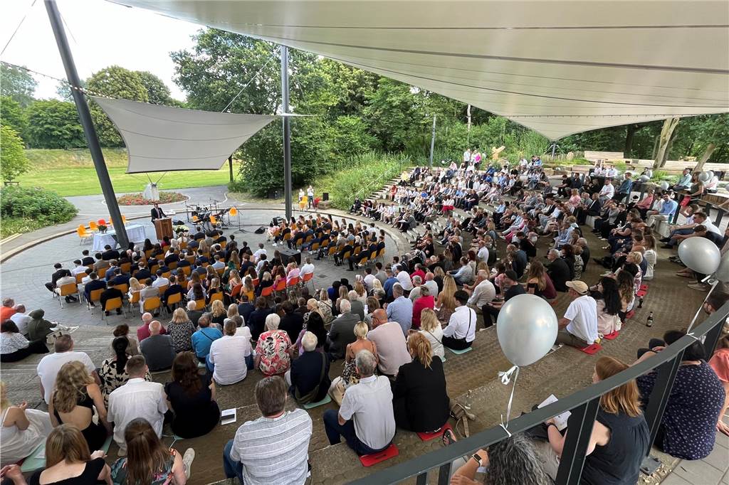 Impressionen von der Abitur-Feier des Gymnasium Petrinum