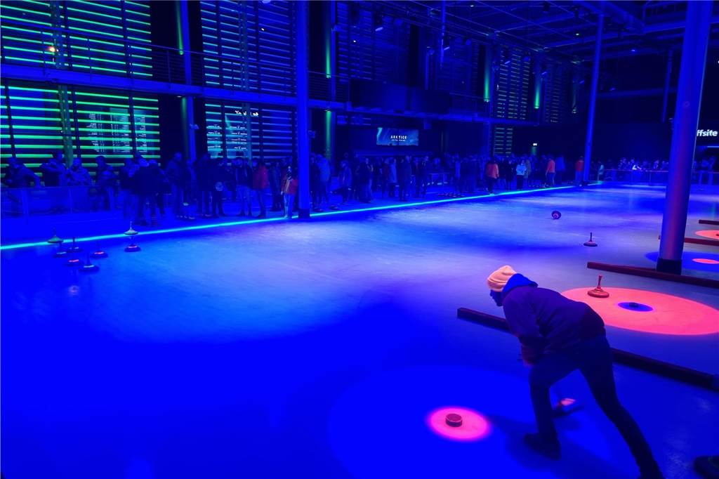 Viele Fotos: Eisstockturnier bei Tobit elektrisiert Teams und Zuschauer #