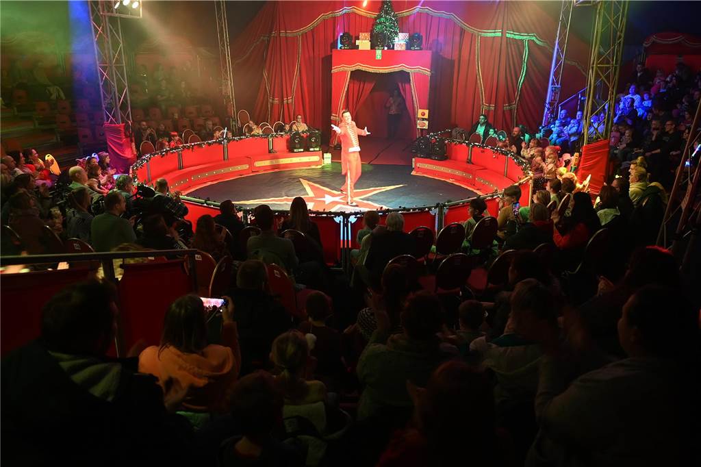 Impressionen von der Premiere des Dorstener Weihnachtscircus'