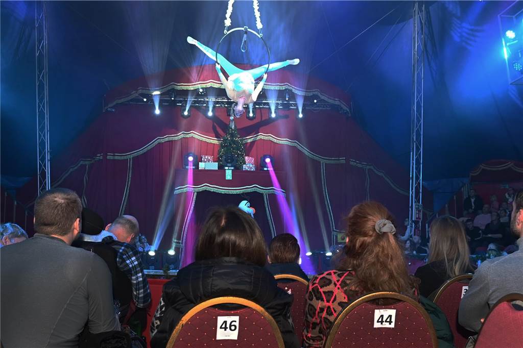 Impressionen von der Premiere des Dorstener Weihnachtscircus'