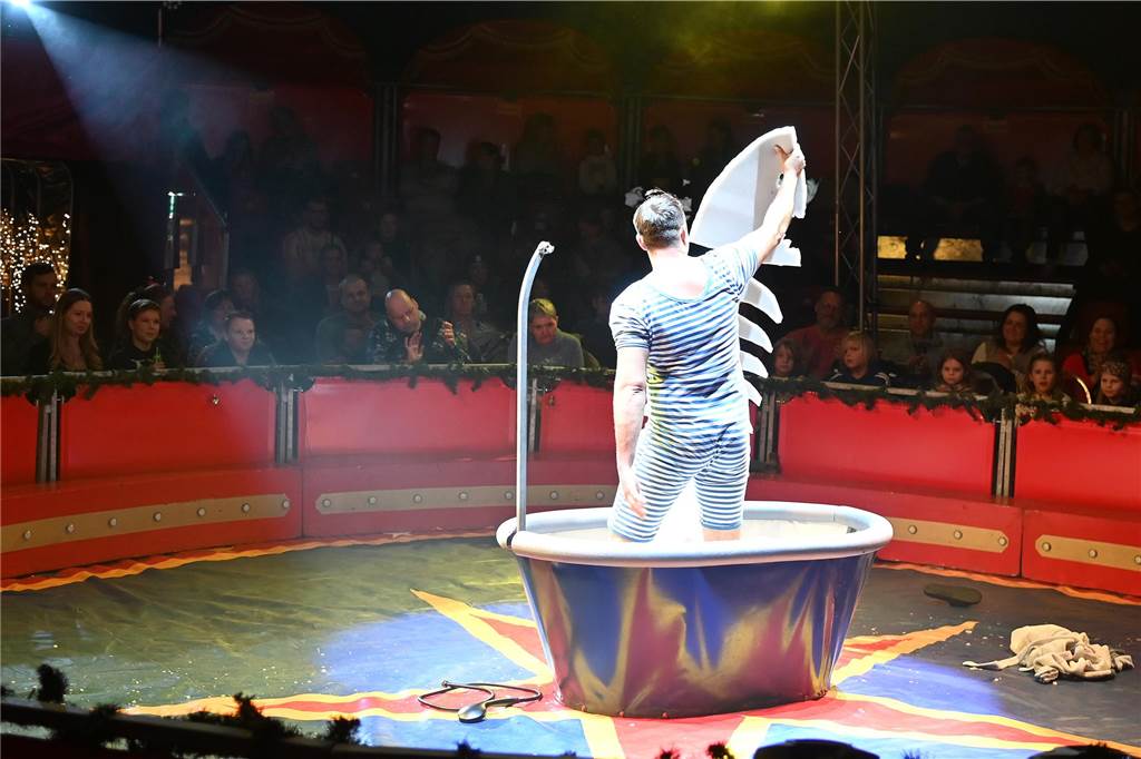 Impressionen von der Premiere des Dorstener Weihnachtscircus'