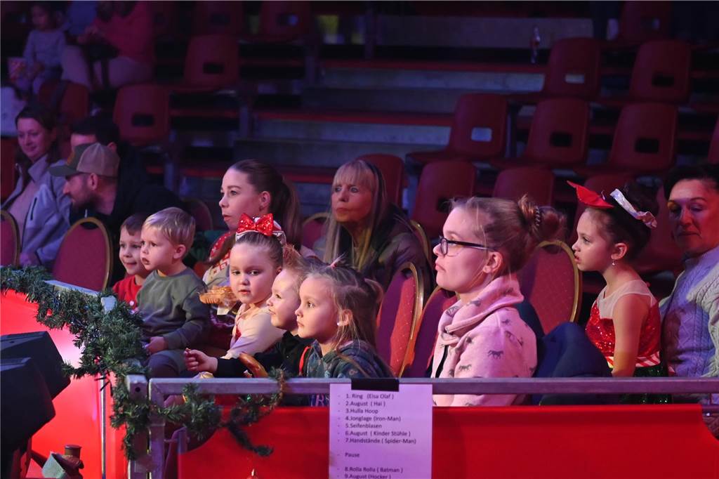 Impressionen von der Premiere des Dorstener Weihnachtscircus'