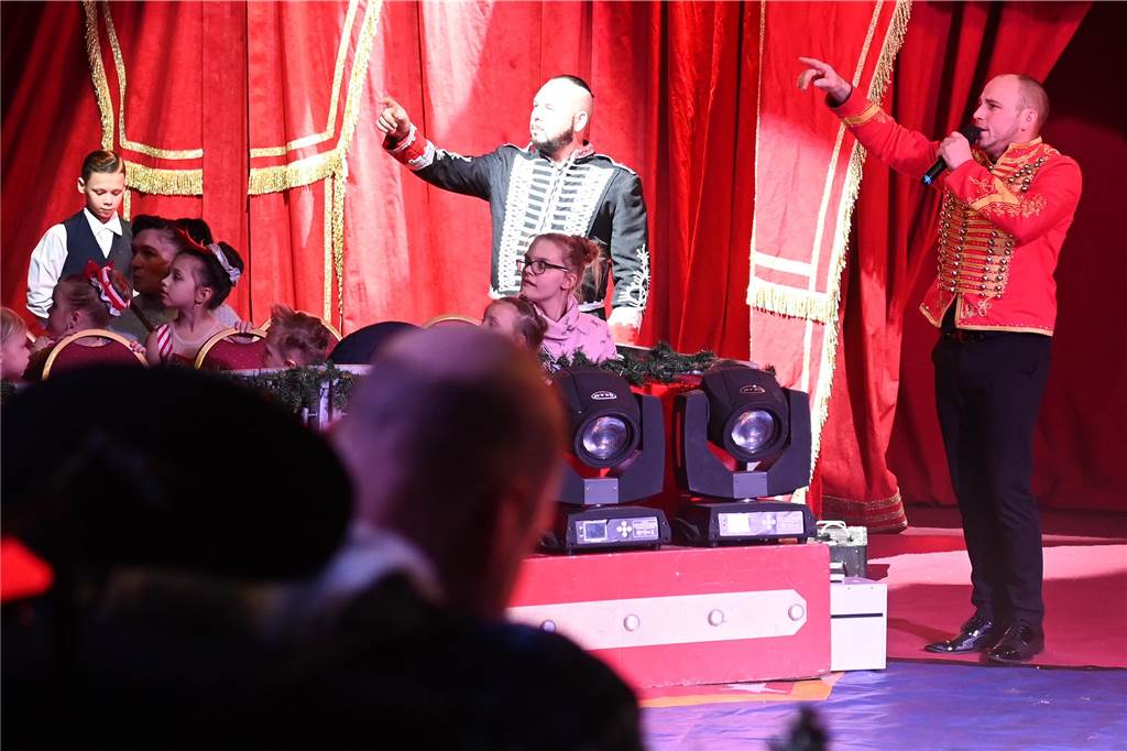 Impressionen von der Premiere des Dorstener Weihnachtscircus'
