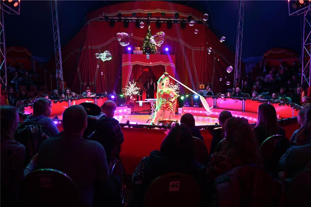 Impressionen von der Premiere des Dorstener Weihnachtscircus'