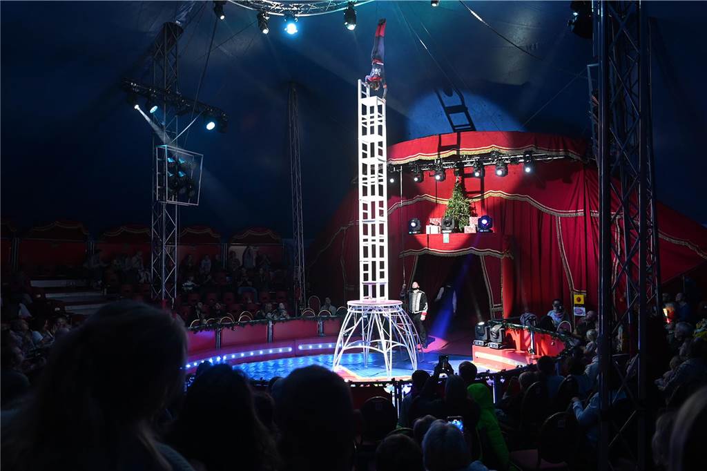 Impressionen von der Premiere des Dorstener Weihnachtscircus'