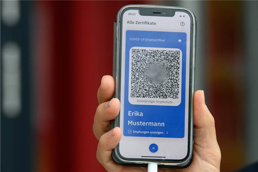 Corona: Digitaler Impfpass wird im Impfzentrum getestet In ausgewählten Impfzentren, auch dem des Kreises Borken, werden bundesweit Erfahrungen mit dem CovPass (digitaler Impfausweis) gesammelt.
