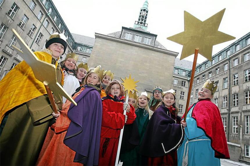 Immer weniger Kinder sind als Sternsinger aktiv In Bochum werden die Sternsinger jedes Jahr traditionell im Rathaus von der Oberbürgermeisterin empfangen. Aber auch hier wird deutlich: Immer weniger Kinder nehmen an der Dreikönigsaktion teil.