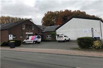 In Bork steht eine Tennishalle zum Verkauf. Sie beherbergt auch Squashplätze, Sauna und sanitäre Anlagen.