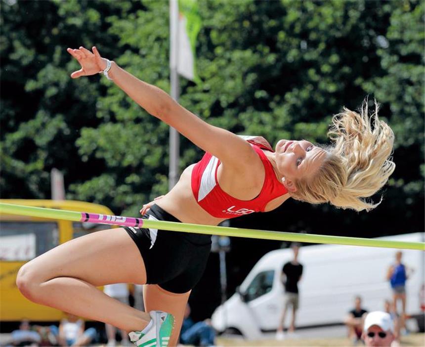 LGO-Hochspringerin Honsels mit neuem Höhenflug In Bühl flog Christina Honsel erstmal nach ihrem Ermüdungsbruch wieder über die 1,81 Meter.