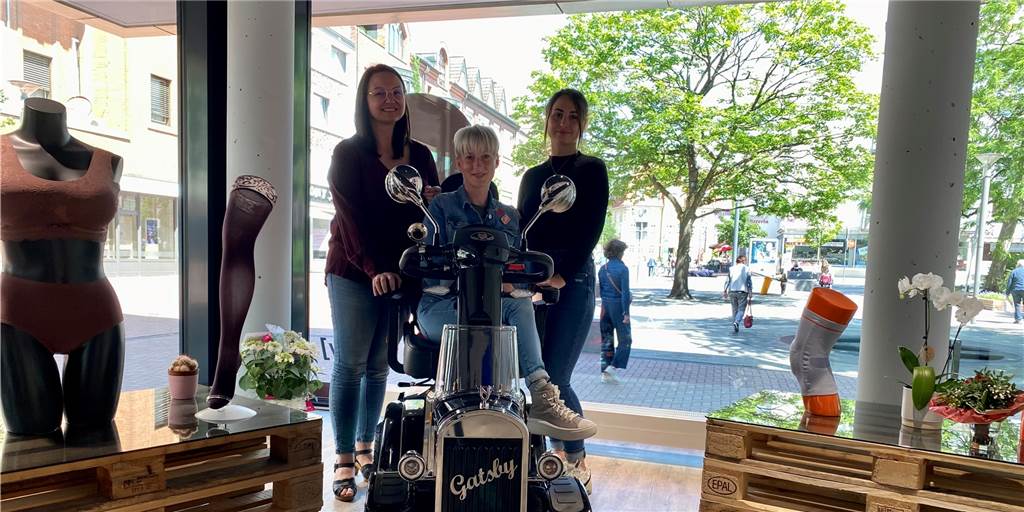 Nach langem Leerstand: Geschäft in der Münsterstraße feiert Neueröffnung In dem neuen Geschäft an der Münsterstraße kümmern sich Patrycja Potthoff (links) und ihr Team um die gesundheitlichen Anliegen ihrer Kundinnen und Kunden.