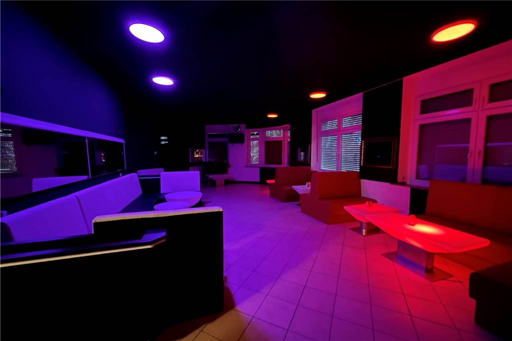 Neue Club-Bar „Millenium“: Alban Azemi will Lücke im Lüner Nachtleben schließen In dem zweiten Raum soll auch getanzt werden, durch die LED-Leuchten will Alban Azemi eine gewisse "Club-Atmosphäre" schaffen.