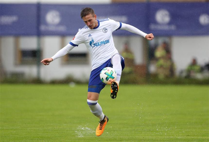 In den bisherigen Testspielen des S04 kam Neuzugang Bastian Oczipka im linken Mittelfeld zum Einsatz.