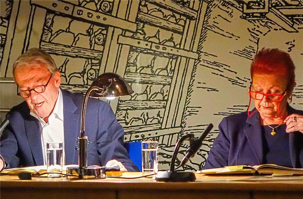 Liebenswerter Gentleman wollte am Ende nicht mehr leben Wichart von Roell und Anne Althoff bei einer Lesung in Recklinghausen.