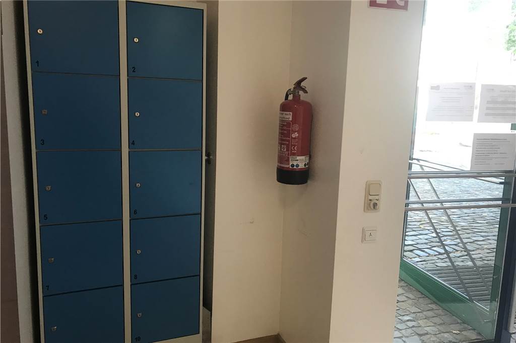 Wohnungslose Menschen in Lünen: Diakonie leistet Hilfe zur Selbsthilfe In den Schließfächern können wohnungslose Menschen Wertsachen lagern. Oft schließen sie dort wichtige Unterlagen und ihre Papiere ein.