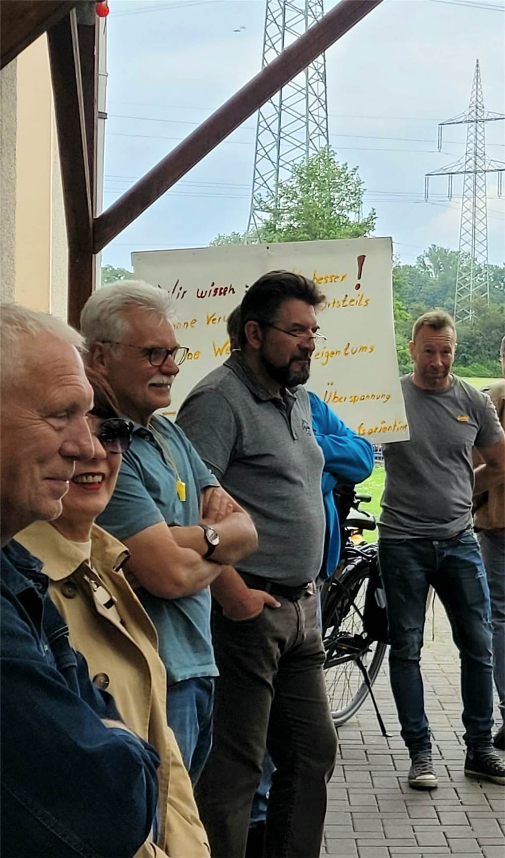 Amprion gegen Bürgerinitiative: Harter und lauter Kampf in Castrop-Rauxel In den vergangenen Jahren arbeitete die BI an verschiedenen Alternativvorschlägen und holte sich dabei fachlichen Rat ein. Doch Amprion hielt an seinem Plan fest.