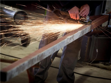 In den vergangenen Jahren ist die Zahl der älteren Beschäftigten nach Angaben der Bundesagentur für Arbeit bereits stark gestiegen. Foto: Christian Charisius