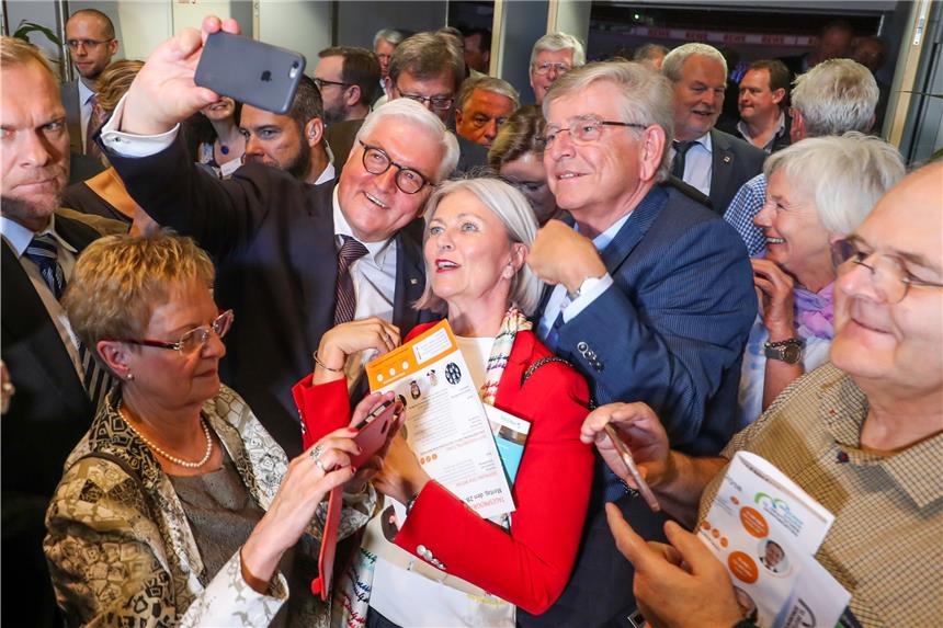 Bundespräsident fordert mehr Aufmerksamkeit für die Pflege In den Westfalenhallen ist am Montag der Deutsche Seniorentag gestartet. Bundespräsident Frank-Walter Steinmeier hat die Messe eröffnet.