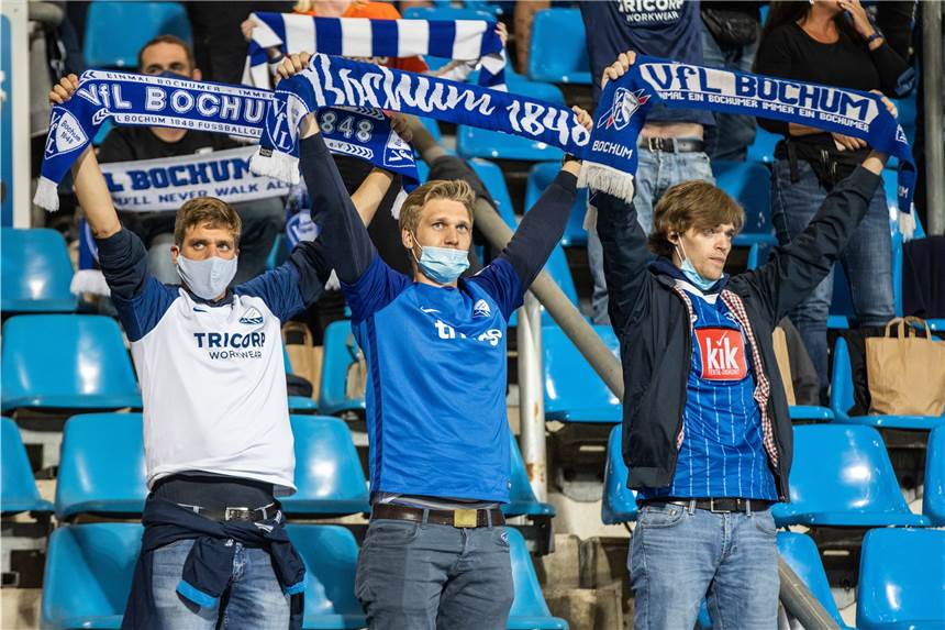 Castrop-Rauxeler Ordnungsamt patrouilliert auf Fußballplätzen In der 2. Liga bei einem Spiel des VfL Bochum machte es eigentlich nur einer von Drei richtig. Und: Die Besucher von Sportveranstaltungen in Castrop-Rauxel müssen jetzt Maske tragen - aber richtig.