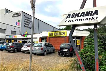 In der Askania-Zentrale in Recklinghausen wird aktuell Material gesammelt und möglicherweise auch abverkauft.