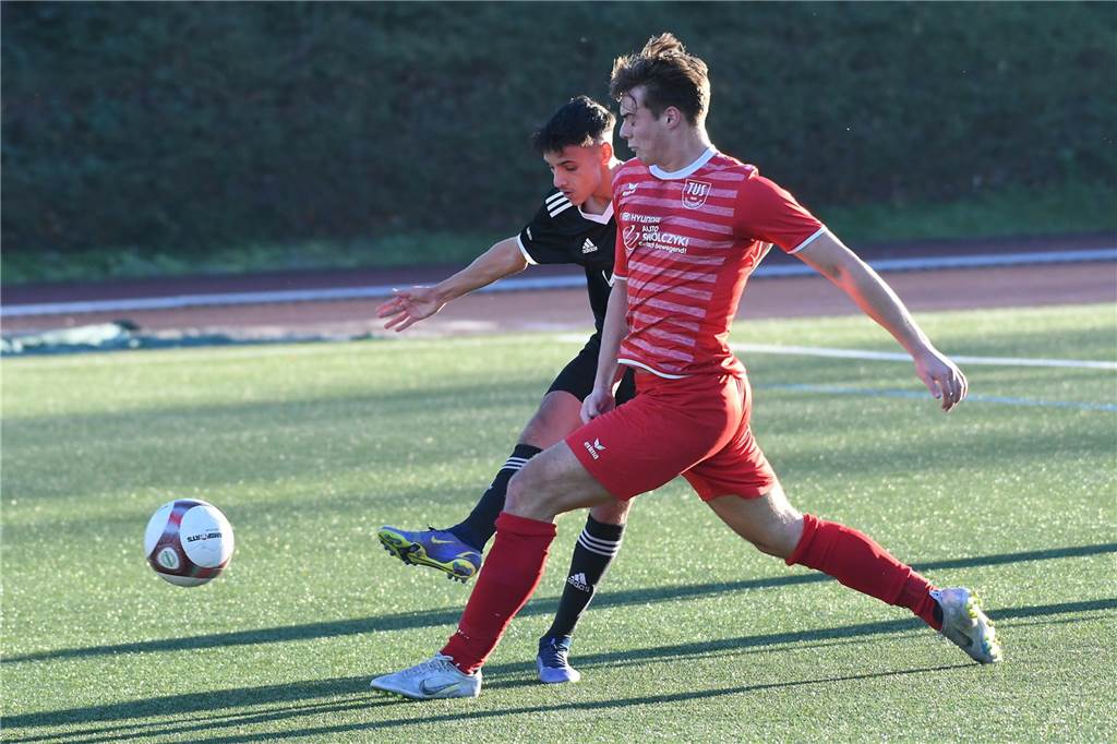 In der Bezirksliga kam die SG Castrop nach einem 0:2 gegen Schlusslicht TuS Hattingen zu einem 2:2.