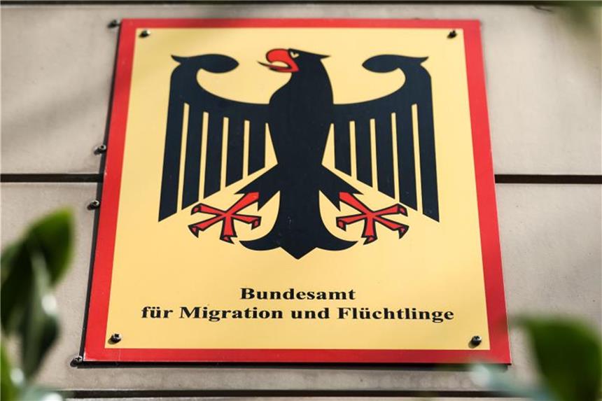 Bamf-Affäre: Anwalt nennt Vorwürfe „Stück aus dem Tollhaus“ In der Bremer Außenstelle des Bamf sollen zwischen 2013 und 2016 mehr als 1200 Menschen ohne rechtliche Grundlage Asyl erhalten haben. Foto: Mohssen Assanimoghaddam