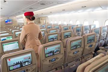 In der Economy-Klasse müssen sich Passagiere meist mit weniger Beinfreiheit begnügen. Bei Emirates (im Bild) sind es zwischen 81 und 84 Zentimeter. Foto: Klaus-Dietmar Gabbert