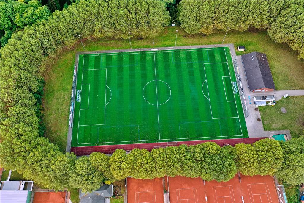 Wacker und FC Frohlinde setzen den Kreispokal-Zuschauern ein Limit In der Erin-Kampfbahn an der Karlstraße geht das Kreispokal-Halbfinale des SV Wacker Obercastrop gegen den SV Wanne 11 über die Bühne.