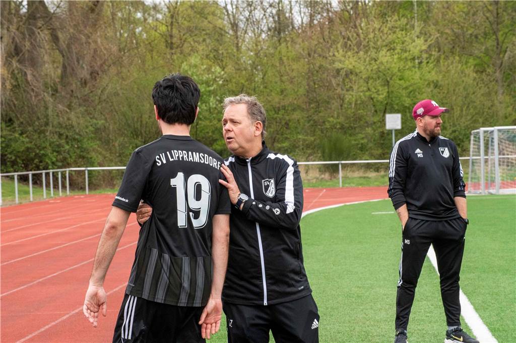 In der ersten Minute ging der TuS Sythen II in Führung, danach traf aber nur noch der SV Lippramsdorf II: 6:1 für den LSV hieß es am Ende im Derby in der Kreisliga C2.