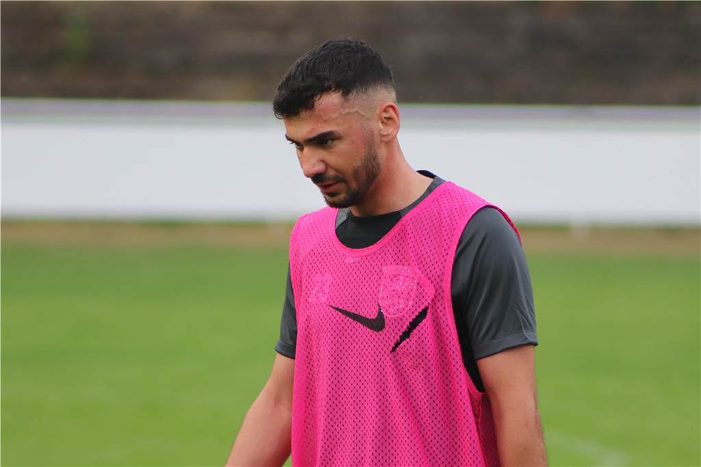 Viele Fotos vom Trainingsauftakt des Lüner SV In der ersten Trainingseinheit ließ LSV-Coach Axel Schmeing unter anderem ein Kleinfeldtuernier spielen.