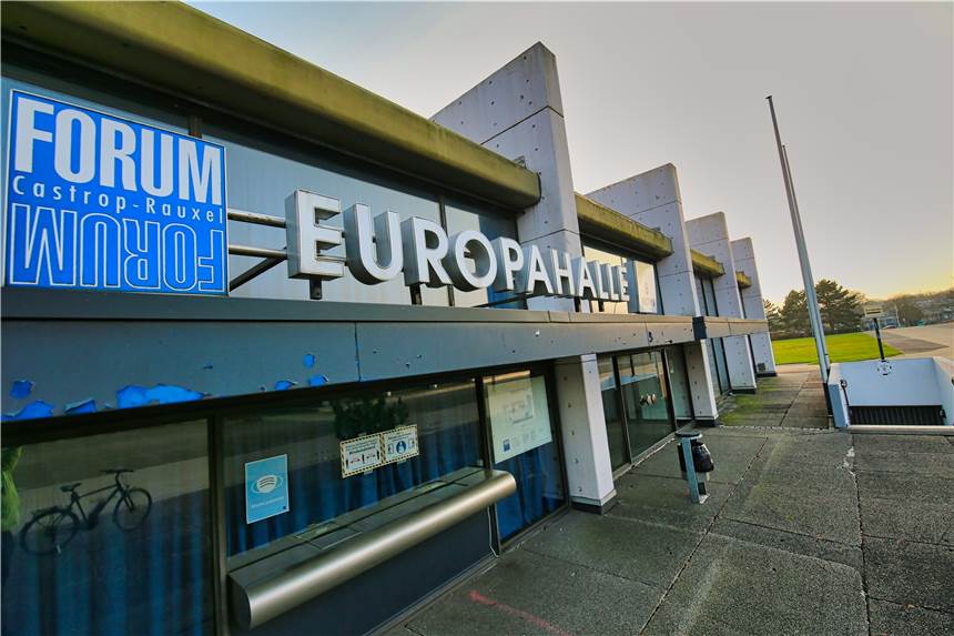 Bernd Stelter, Guildo Horn und Co.: Shows kehren in Europahalle zurück In der Europahalle war es lange Zeit still. Doch ab sofort darf hier wieder laut gelacht und gesungen werden.
