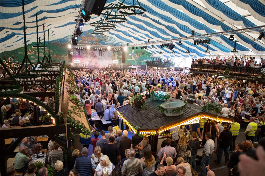 Cranger Kirmes 2022 startet: Alle Infos zum größten Volksfest in NRW Festzelt auf der Cranger Kirmes in Herne