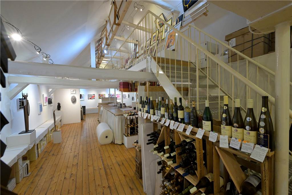 In der Galerie Anders sind Werke von nationalen und internationalen Künstlern ausgestellt.