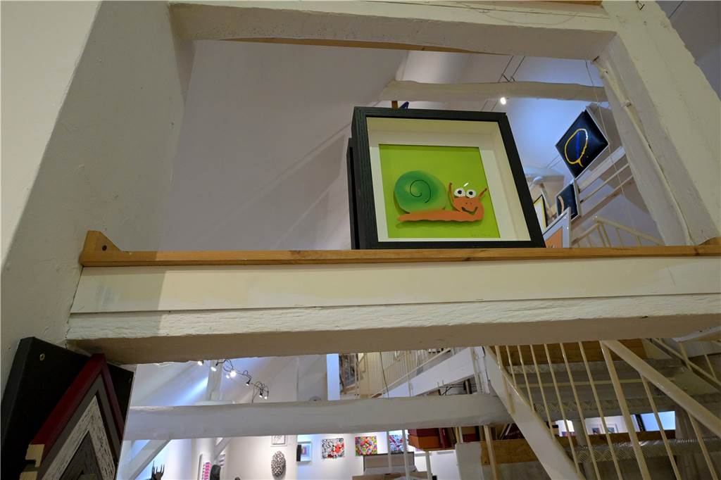 In der Galerie Anders sind Werke von nationalen und internationalen Künstlern ausgestellt.