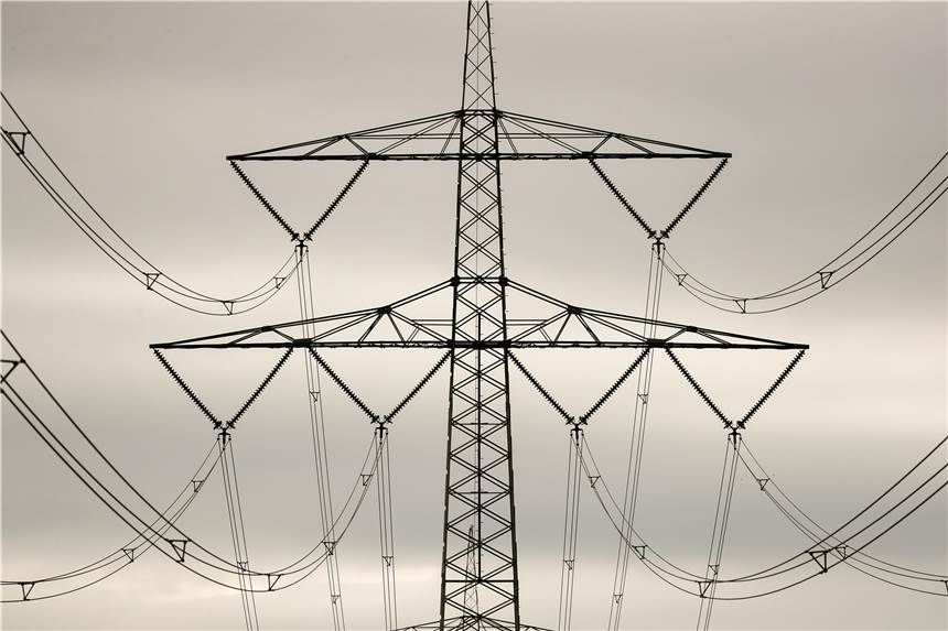 Bagger kappt 10.000-Volt-Leitung: Mehrere hundert Haushalte ohne Strom In der Gemeinde Ascheberg ist am Dienstagmorgen in mehreren hundert Haushalten der Strom ausgefallen.