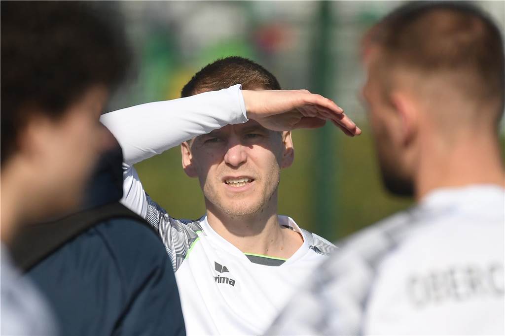 In der Glückauf-Kampfbahn trafen sich die SF Habinghorst/Dingen und der SV Wacker Obercastrop II zum Derby.