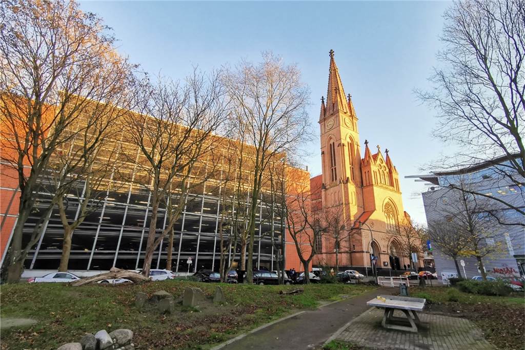 In der Grabeskirche Liebfrauen im Klinikviertel gibt es eine Gedenkstätte für verstorbene Obdachlose.