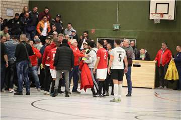 In der Halle Renninghausen ging es beim Hörder Derby hoch her.