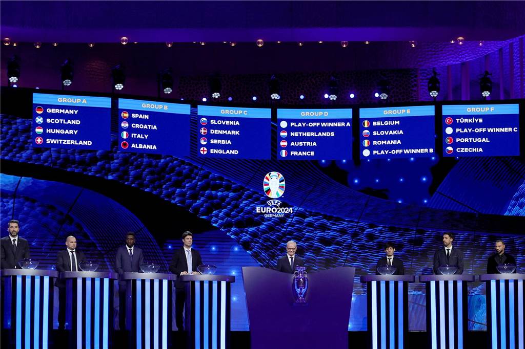 Diese Nationen kommen zur EM nach Dortmund: Türkei bestreitet gleich zwei Spiele im BVB-Stadion In der Hamburger Elbphilharmonie wurden mit viel Fußball-Prominenz die sechs Vorrunden-Gruppen für die Fußball-Europameisterschaft EURO2024 in Deutschland ausgelost.