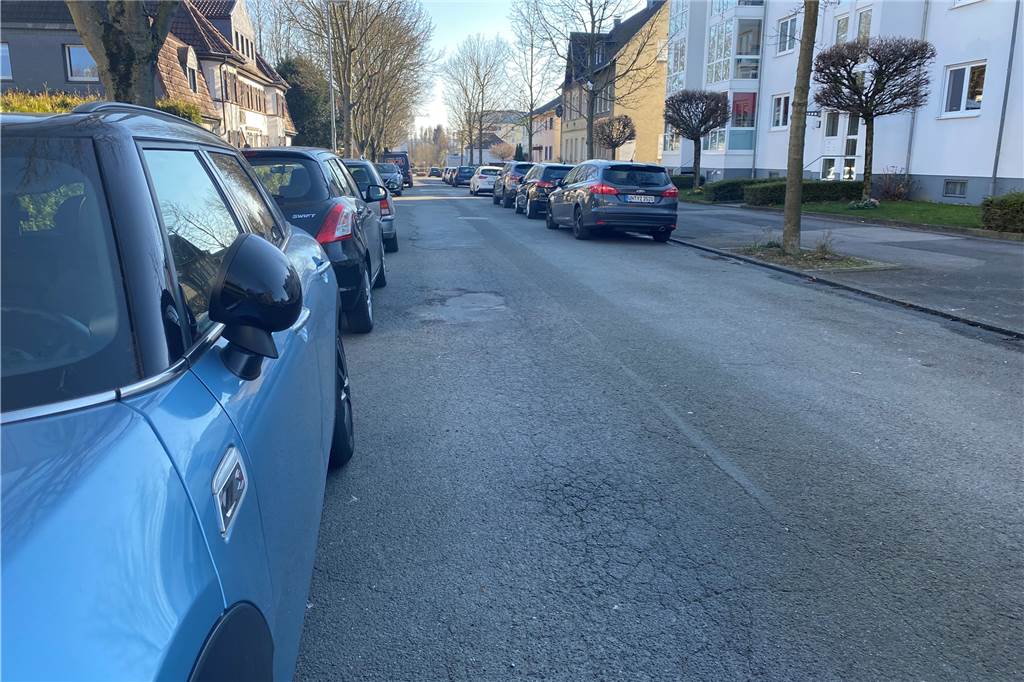 Umleitung durch die Hermannstraße: „Wo sollen die ganzen Autos hin?“ In der Hermannstraße ist es schon jetzt ganz schön eng.