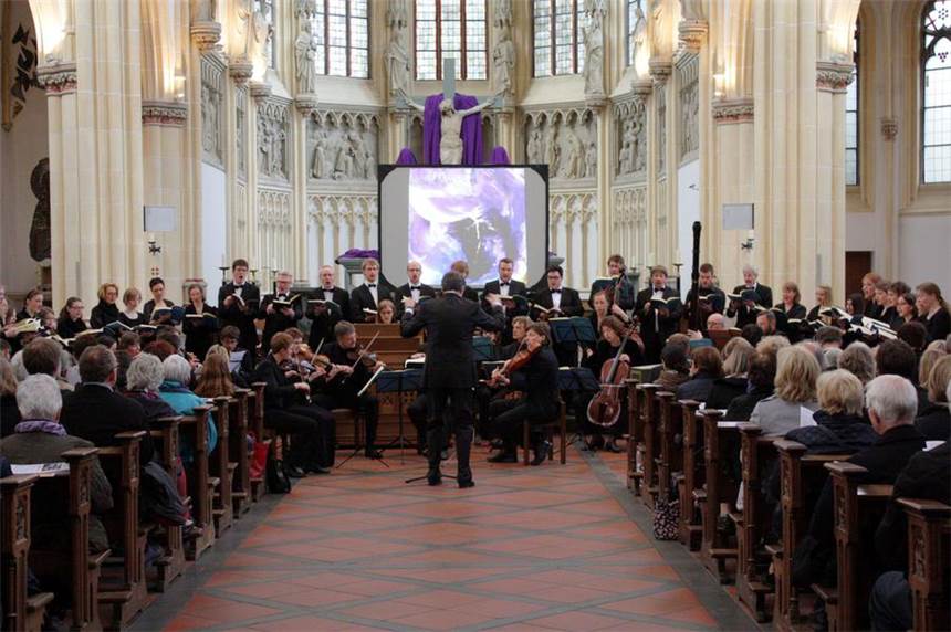 Eindrucksvolle Johannespassion in St. Joseph In der Joseph-Kirche blieb kein Platz frei.
