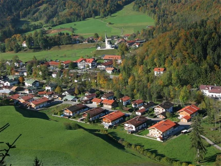 Von Hüten und Hollywood - Tradition am Tegernsee In der kleinen Gemeinde Kreuth am Tegernsee liegt auch die Hutmacherei von Martin Wiesner. Foto: Alpenregion Tegernsee-Schliersee