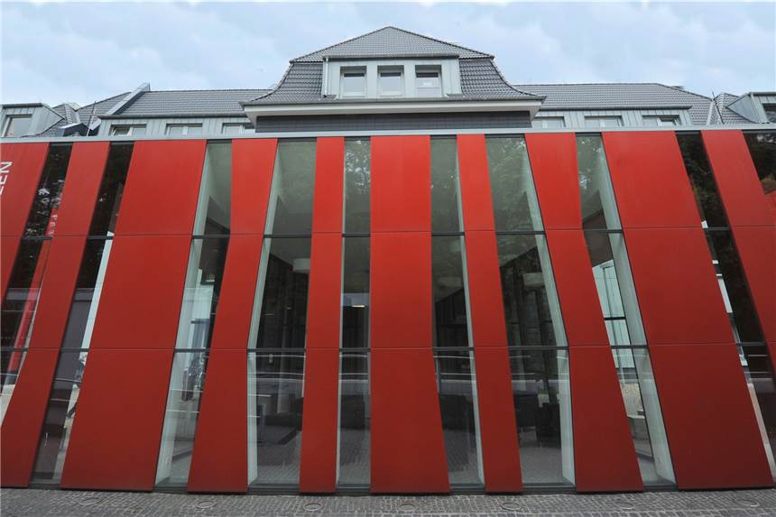 In der Klinik am Park in Lünen-Brambauer wird ein neues Impfzentrum eingerichtet, das aber nur von der Ferigestraße aus zugänglich ist. Termine können online gebucht werden.