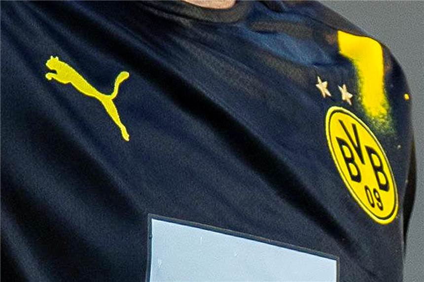 Frauenfußball beim BVB: Gab es keine Anfrage beim Dortmunder Zweitligisten? In der kommenden Spielzeit trägt auch ein Frauen-Fußballteam das Trikot des BVB.