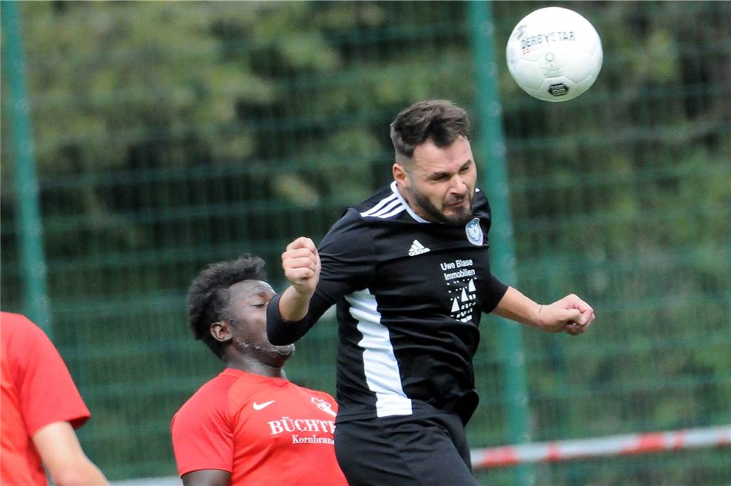 So sind Castrop-Rauxeler Fußball-Spiele ausgegangen In der Kreisliga A traf Spitzenreiter FC Castrop-Rauxel (schwarze Trikots) auf den FC Marokko Herne.