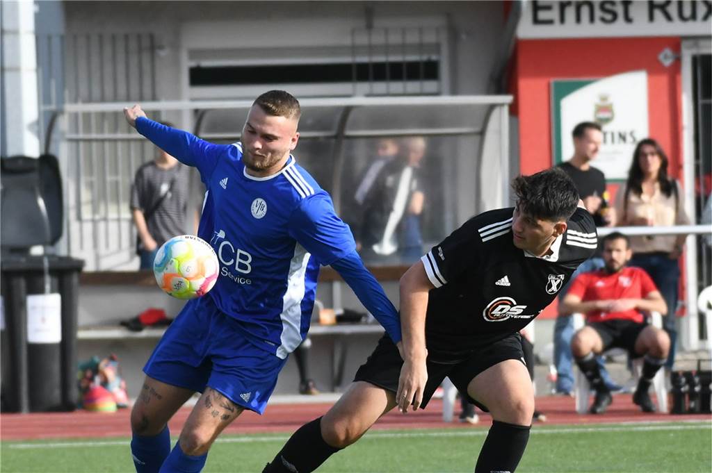 In der Kreisliga B gewann der VfB Habinghorst II (8.= deutlich das Derby bei der SG Castrop II (14.) mit 4:1 (2:0). Die VfB-Trainer Sebastian Janas und Tommy Kantzke schossen dabei jeweils zwei Tore. Das SG-Ehrentor erzielte Tobias Wilner per Elfmeter.