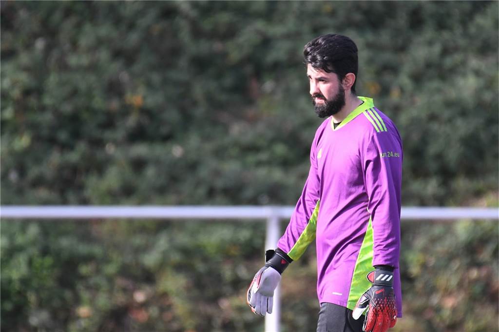 In der Kreisliga B gewann der VfB Habinghorst II (8.= deutlich das Derby bei der SG Castrop II (14.) mit 4:1 (2:0). Die VfB-Trainer Sebastian Janas und Tommy Kantzke schossen dabei jeweils zwei Tore. Das SG-Ehrentor erzielte Tobias Wilner per Elfmeter.
