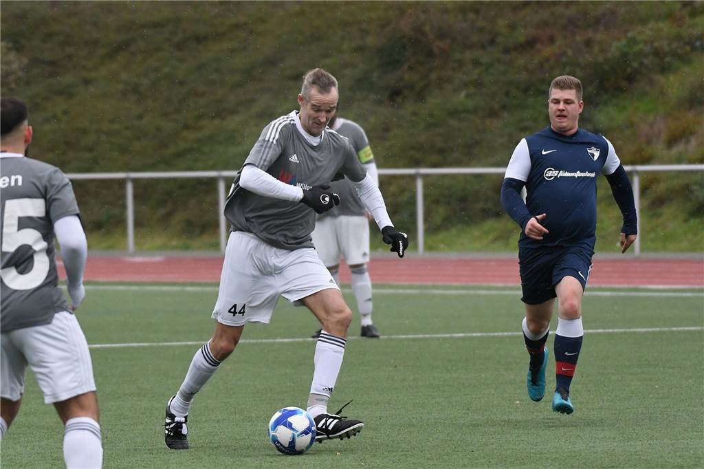 In der Kreisliga C1 musste sich der VfR Rauxel II dem Aufstiegsanwärter ESV Herne mit 0:5 (0:2) geschlagen geben.