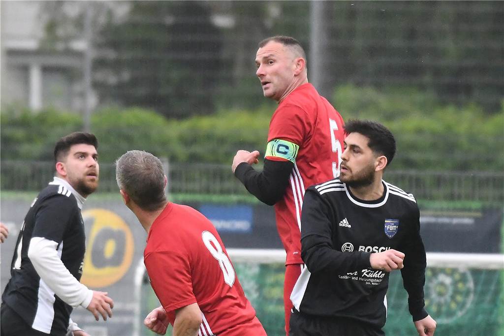 In der Kreisliga C3 Recklinghausen feierte der TuS Henrichenburg IIIÌein 10:1 (2:0)-Schützenfest gegen Fenerbahce Marl III.